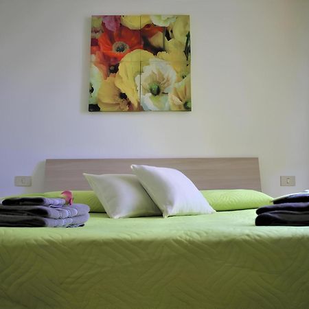 Home & Breakfast La Madonnina 013136-Cni-00001 Lurago dʼErba المظهر الخارجي الصورة